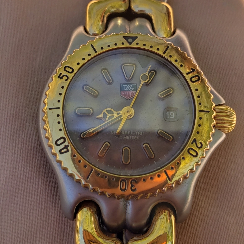 Two toned Tag watch - Picture 2 of 5